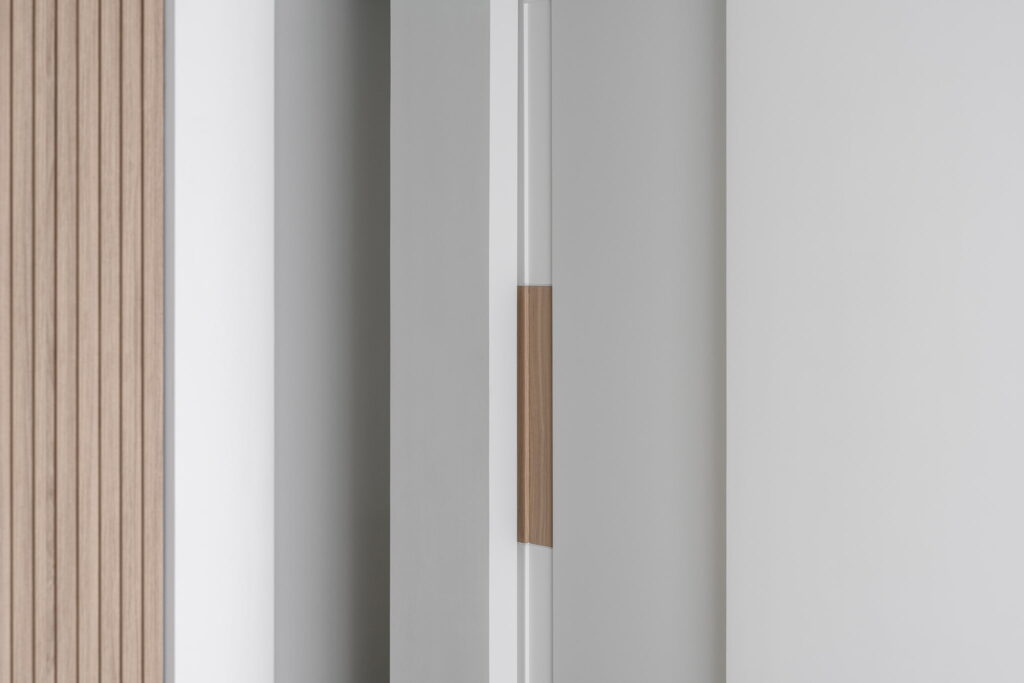 2026 居家顏色趨勢 中性白與暖色搭配